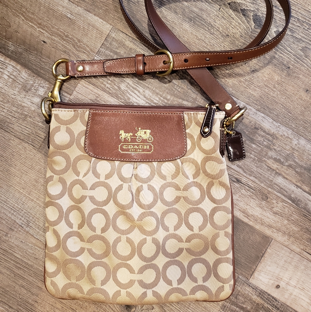 Authentic Coach crossbody